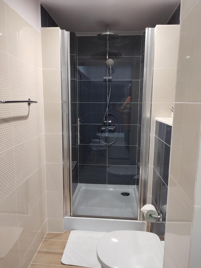 Wenie Apartment By EasyΒουκουρέστι Εξωτερικό φωτογραφία